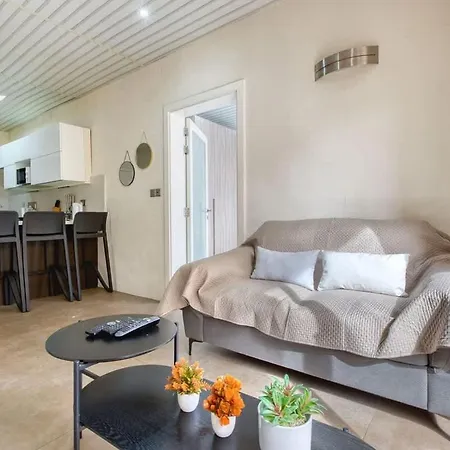 St Pauls Bay Close To Seafront * St. Paul's Bay