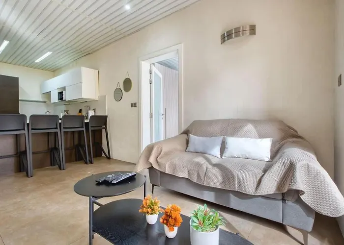 St Pauls Bay Close To Seafront * St. Paul's Bay