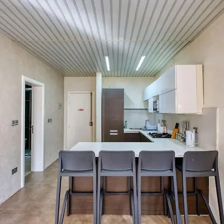 Apartman St Pauls Bay Close To Seafront *