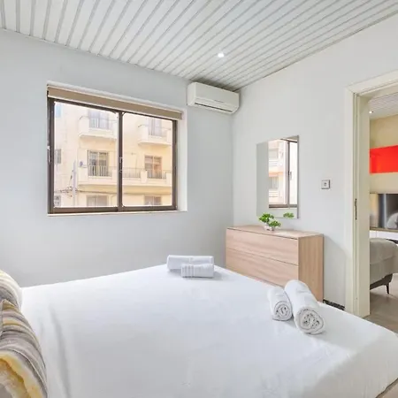 St Pauls Bay Close To Seafront * St. Paul's Bay